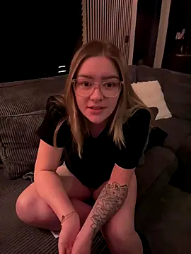 Snapshot of xX_HotCouple_Xx chatting on November 18, 2025, 6:01 pm xX HotCouple Xx online show from November 18, 2025, 6:01 pm