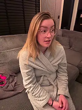 Snapshot of xX_HotCouple_Xx chatting on December 16, 2025, 10:04 pm xX HotCouple Xx online show from December 16, 2025, 10:04 pm