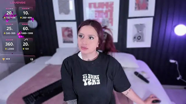 Paiige peach online show from December 20, 2025, 7:54 pm