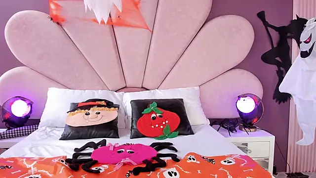 Susa1userma  online show from October 31, 2025, 7:37 pm