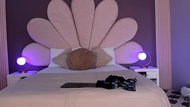 Susa1userma  online show from April 16, 2026, 11:44 am