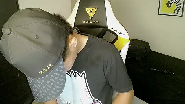 Snapshot of bby_santi chatting on October 15, 2025, 2:06 pm bby santi online show from October 15, 2025, 2:06 pm