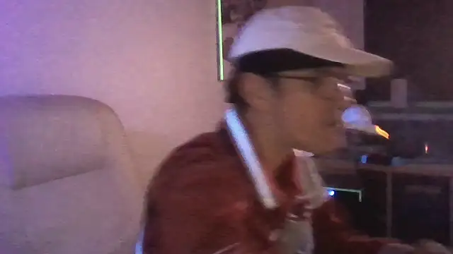 Minm666 online show from February 4, 2025, 7:55 pm