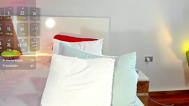 ClaraMariaMon online show from January 10, 2025, 10:04 pm