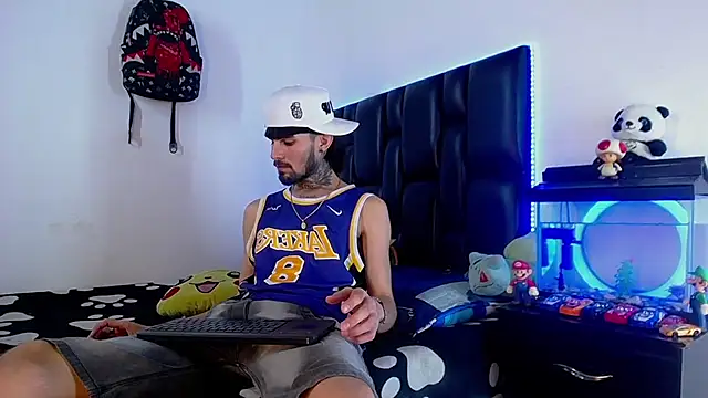 Snapshot of Brutal_Sex_Fucking chatting on July 18, 2026, 12:48 am Brutal Sex Fucking online show from July 18, 2026, 12:48 am