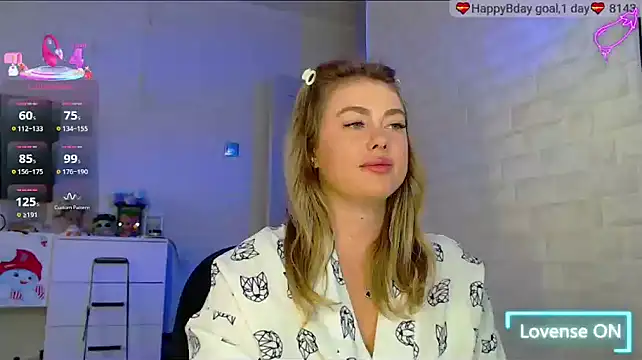 SuchCute online show from September 14, 2025, 2:11 am