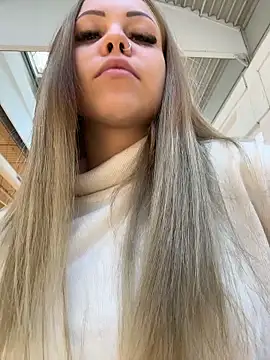 Snapshot of Highschoolpussy chatting on November 18, 2025, 10:09 am Highschoolpussy online show from November 18, 2025, 10:09 am