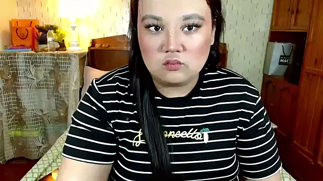 Snapshot of GiannaLopezSmith chatting on January 11, 2025, 11:45 am GiannaLopezSmith online show from January 11, 2025, 11:45 am