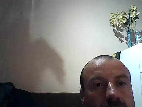 Snapshot of Nikolaiyy chatting on May 8, 2026, 1:11 am Nikolaiyy online show from May 8, 2026, 1:11 am
