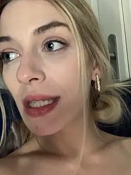 Snapshot of Lolitaxlola chatting on March 19, 2026, 12:14 am Lolitaxlola online show from March 19, 2026, 12:14 am