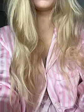 Snapshot of Lolitaxlola chatting on March 27, 2026, 9:21 am Lolitaxlola online show from March 27, 2026, 9:21 am