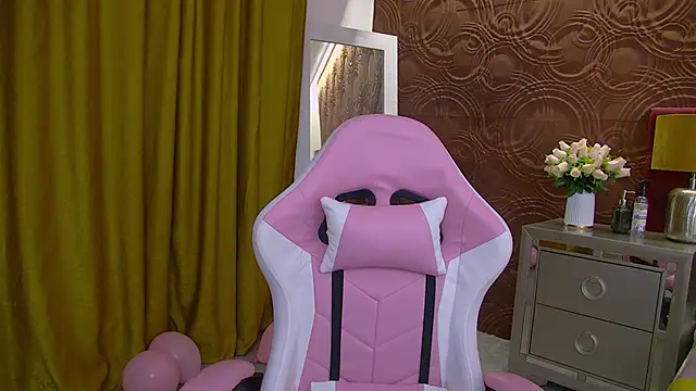 IrisMonn online show from December 11, 2024, 6:14 am