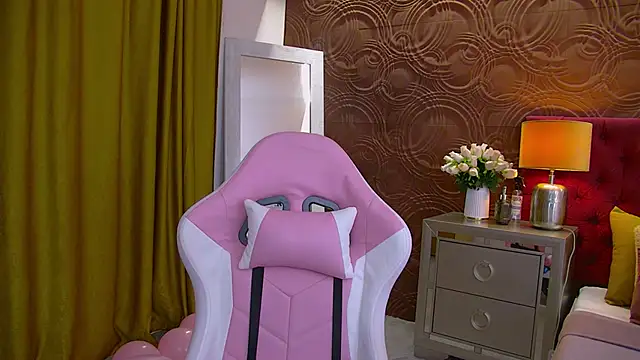 IrisMonn online show from December 17, 2024, 5:40 am