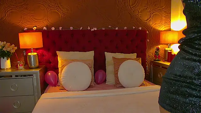 Snapshot of IrisMonn chatting on February 19, 2026, 5:36 am IrisMonn online show from February 19, 2026, 5:36 am