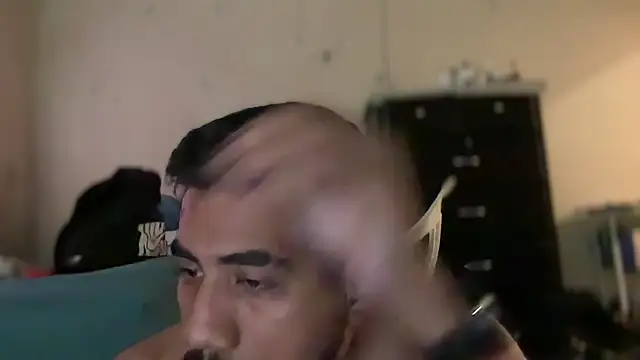 EnriquePersian197 online show from January 7, 2025, 1:57 pm