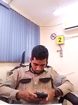 EnriquePersian197 online show from March 3, 2025, 2:26 pm