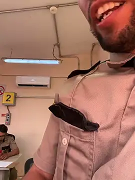 EnriquePersian197 online show from April 30, 2026, 4:02 pm