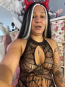 Snapshot of Jaylaloveofficial chatting on October 31, 2025, 10:05 am Jaylaloveofficial online show from October 31, 2025, 10:05 am