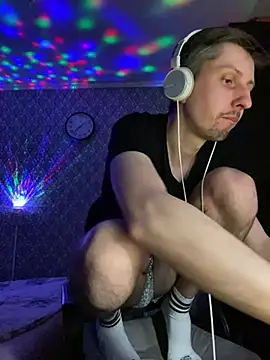 Snapshot of Aki-Laky chatting on February 21, 2025, 8:38 pm Aki-Laky online show from February 21, 2025, 8:38 pm