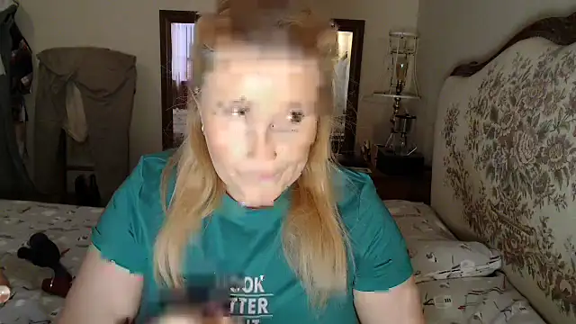 JosieAndYou online show from February 1, 2026, 10:58 am