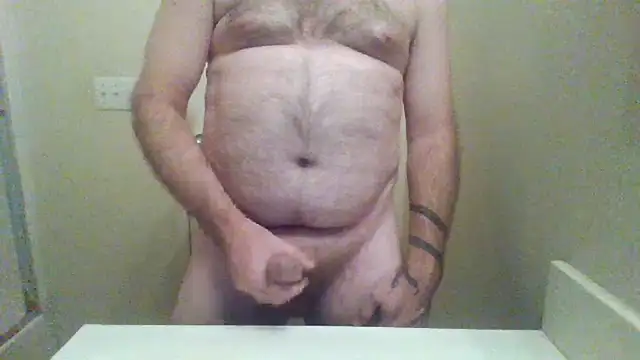 Snapshot of WatchinU82 chatting on September 12, 2025, 4:34 am WatchinU82 online show from September 12, 2025, 4:34 am