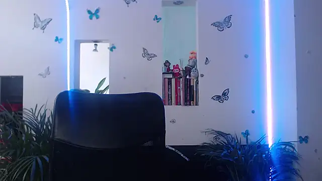 Lia-mitch online show from April 23, 2026, 6:54 pm