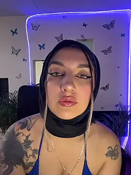 Snapshot of Lia-mitch chatting on July 27, 2026, 6:48 pm Lia-mitch online show from July 27, 2026, 6:48 pm