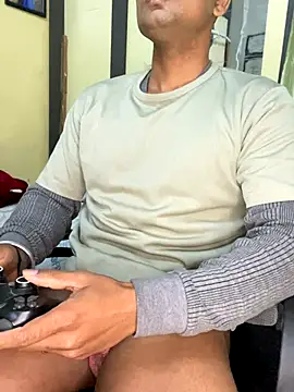 loveboyrp online show from December 23, 2025, 4:10 am