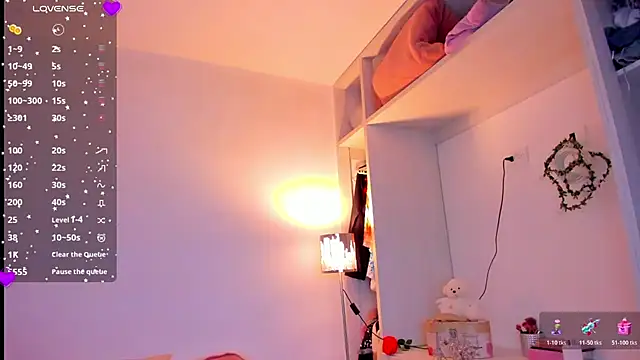 Snapshot of Lunadahia chatting on December 16, 2025, 9:36 am Lunadahia online show from December 16, 2025, 9:36 am