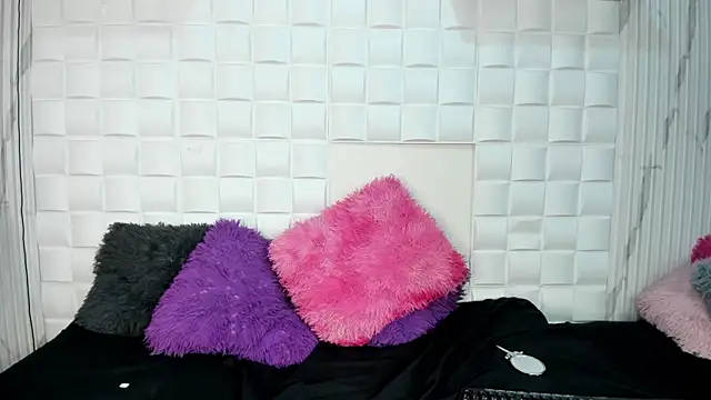 Snapshot of chloe_moretzz_ chatting on December 31, 2024, 6:13 pm chloe moretzz online show from December 31, 2024, 6:13 pm