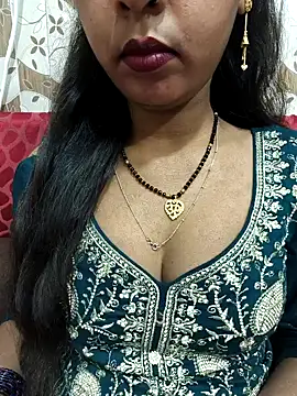 Snapshot of Sharmila-Singh chatting on February 15, 2026, 5:37 am Sharmila-Singh online show from February 15, 2026, 5:37 am