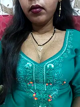 Snapshot of Sharmila-Singh chatting on April 6, 2026, 11:44 am Sharmila-Singh online show from April 6, 2026, 11:44 am