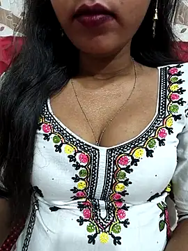 Snapshot of Sharmila-Singh chatting on May 17, 2026, 7:32 pm Sharmila-Singh online show from May 17, 2026, 7:32 pm
