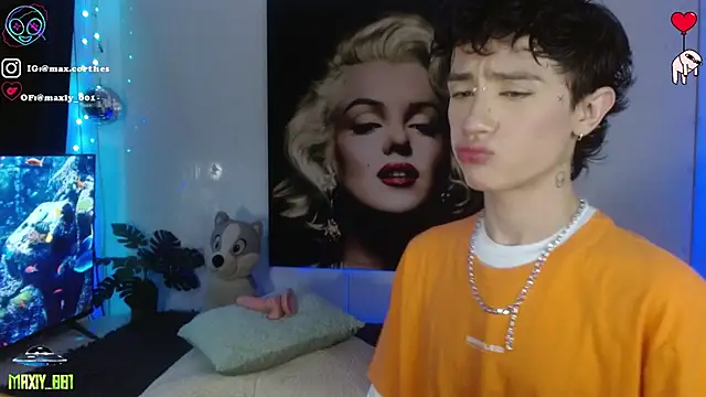 maxiy 001 online show from April 15, 2026, 3:57 am