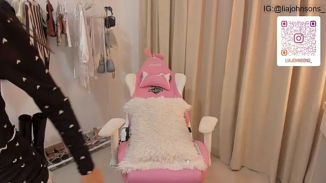 Snapshot of Sweetnaughtygirl_ chatting on January 3, 2025, 2:54 am Sweetnaughtygirl  online show from January 3, 2025, 2:54 am