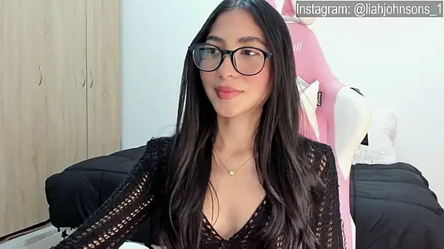 Snapshot of Sweetnaughtygirl_ chatting on February 6, 2025, 4:10 am Sweetnaughtygirl  online show from February 6, 2025, 4:10 am