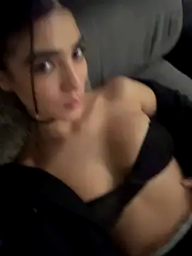 Olivia Collins1 online show from November 30, 2025, 5:22 am