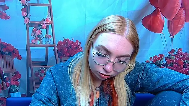 BeatriceFly online show from April 18, 2026, 1:15 pm