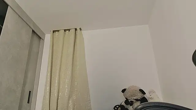 Snapshot of miss_valery2 chatting on May 20, 2026, 5:46 am miss valery2 online show from May 20, 2026, 5:46 am