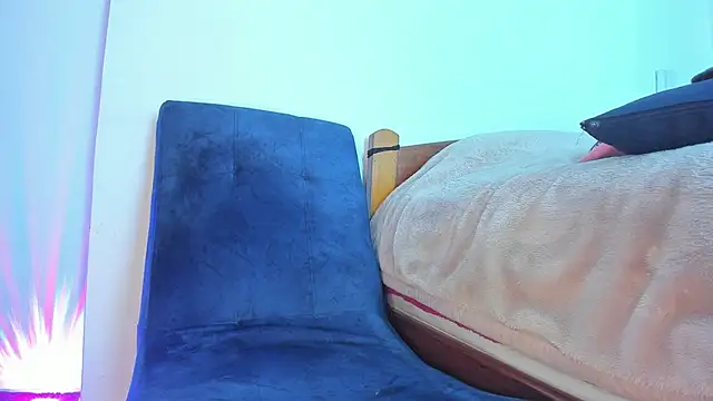 Snapshot of emiily15__ chatting on March 14, 2025, 8:28 pm emiily15 online show from March 14, 2025, 8:28 pm