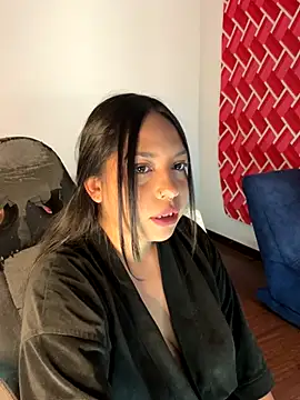 Snapshot of emiily15__ chatting on November 18, 2025, 6:23 pm emiily15 online show from November 18, 2025, 6:23 pm