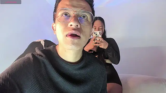 Snapshot of emiily15__ chatting on November 30, 2025, 8:13 pm emiily15 online show from November 30, 2025, 8:13 pm