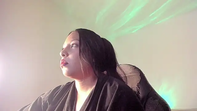 Snapshot of emiily15__ chatting on December 3, 2025, 8:18 pm emiily15 online show from December 3, 2025, 8:18 pm