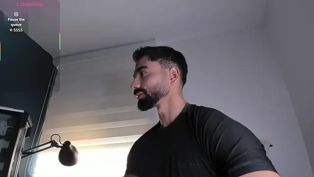 Snapshot of edrick_walton1 chatting on April 1, 2026, 1:12 pm edrick walton1 online show from April 1, 2026, 1:12 pm