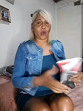 Goodgirlsue 77 online show from July 7, 2026, 3:27 pm