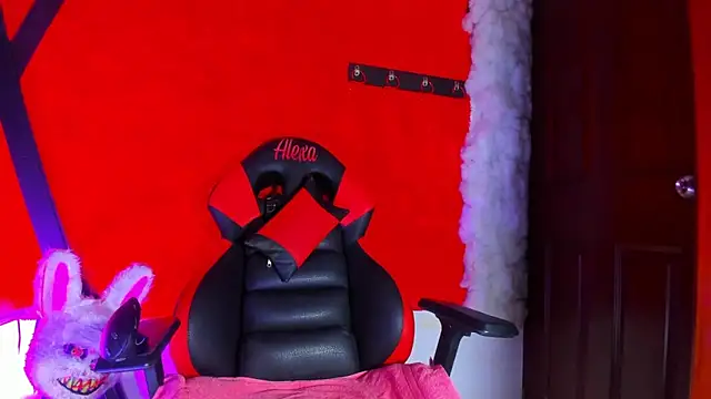 LilOwen  online show from March 21, 2026, 9:07 pm