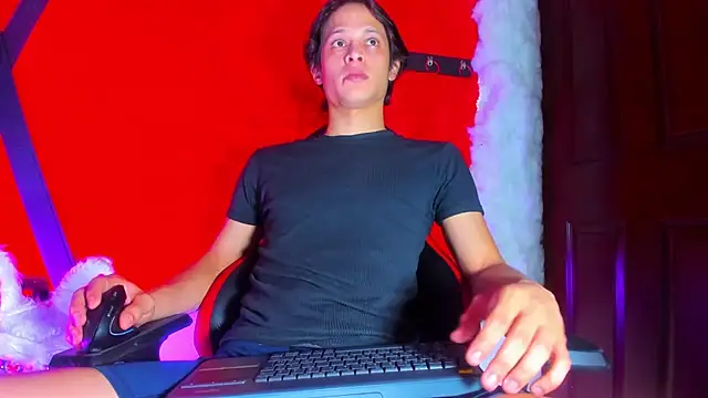 LilOwen  online show from March 25, 2026, 4:24 pm