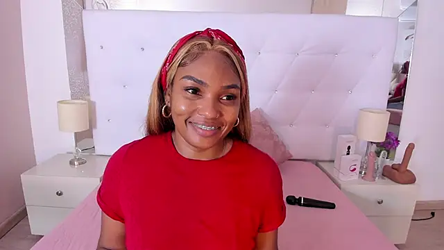 Isla Scott online show from November 29, 2025, 11:13 am