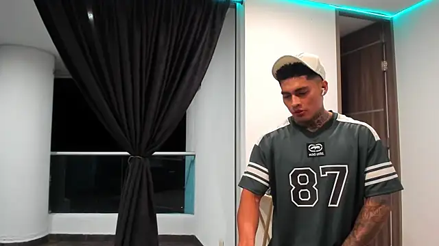 Dominiofit online show from April 8, 2026, 1:49 am