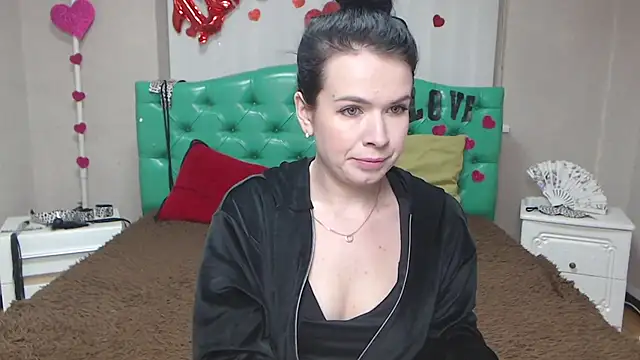 JasmineKouch online show from January 17, 2026, 6:44 pm